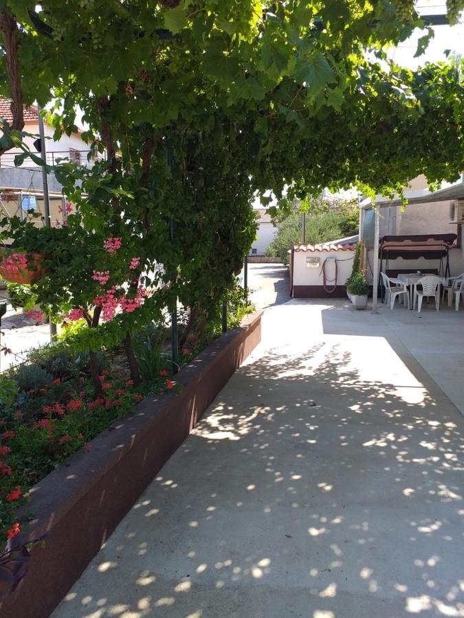 Apartments Jelicic Biograd Na Moru Luaran gambar
