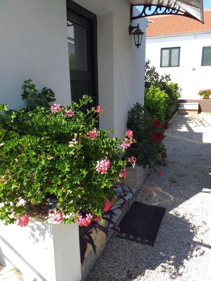 Apartments Jelicic Biograd Na Moru Luaran gambar