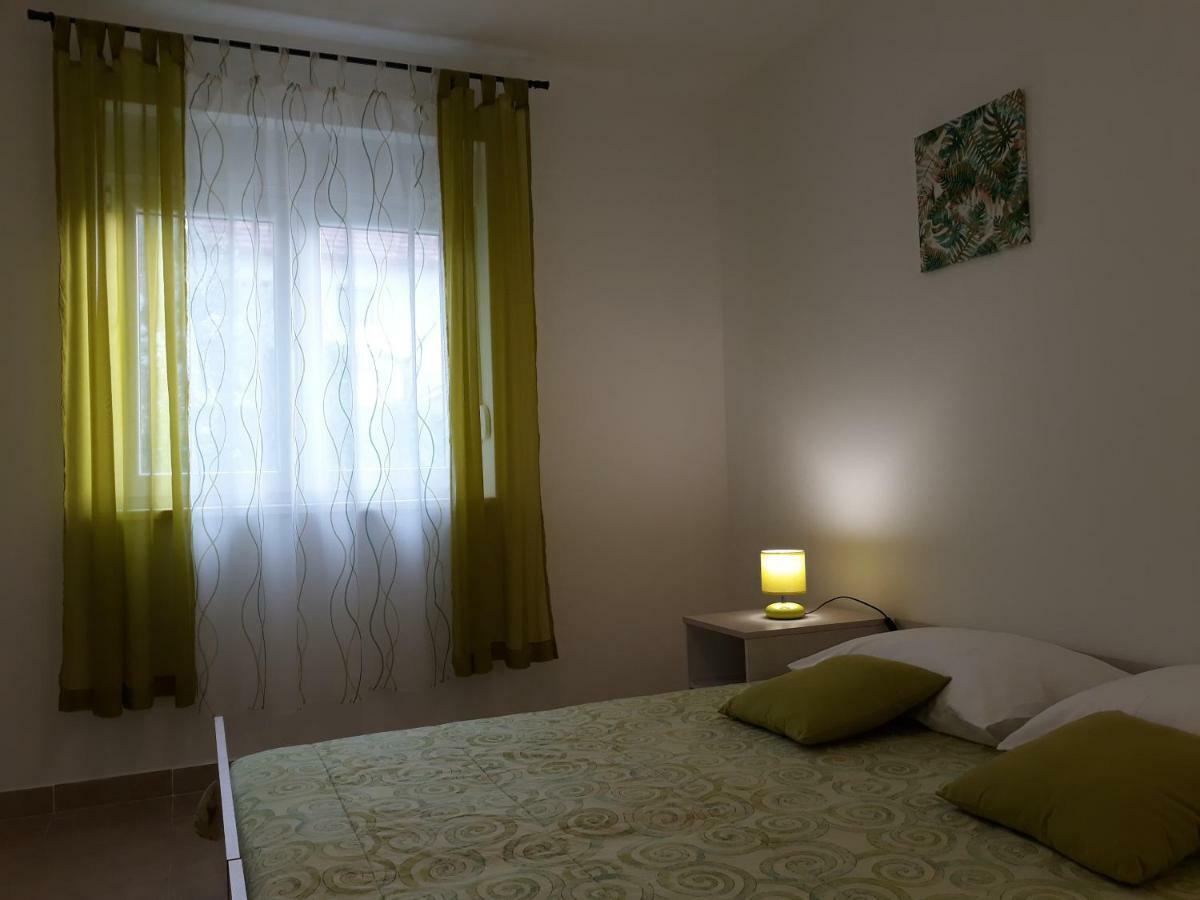 Apartments Jelicic Biograd Na Moru Luaran gambar
