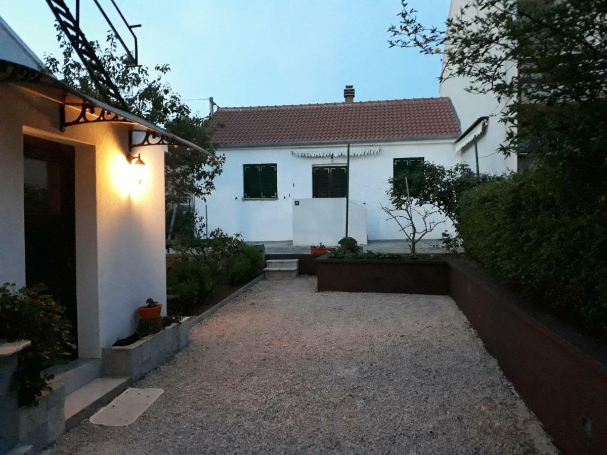 Apartments Jelicic Biograd Na Moru Luaran gambar